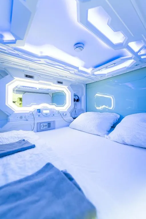 Nitecube Capsule Hotel